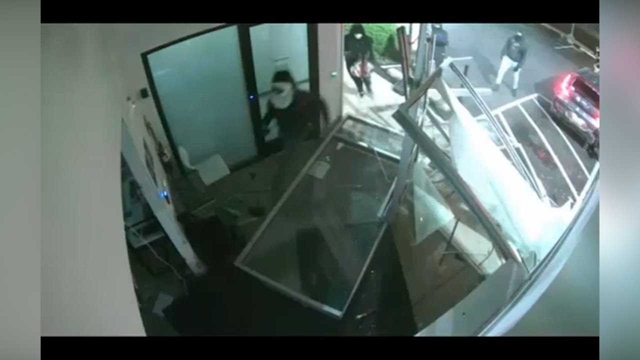 Video shows looters ransacking marijuana dispensary
