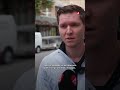 Här avbryter Markus Allard intervjun