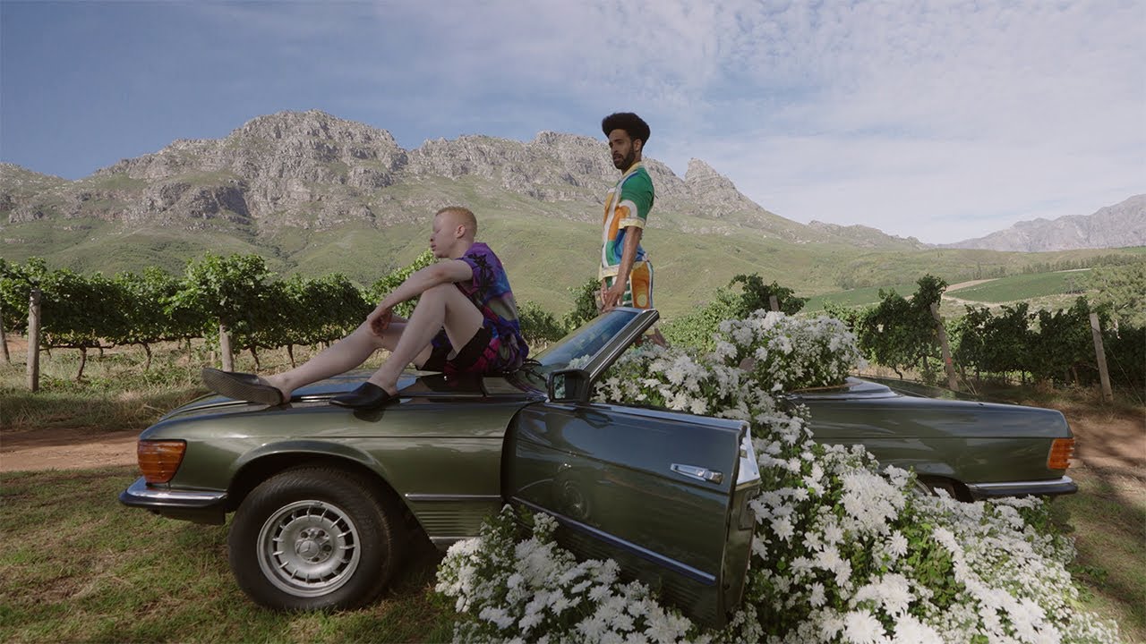 DE BIJENKORF “CELEBRATE LOVE” MENS