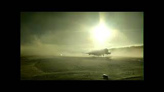 Amazing Takeoff 747-400 Punches A Hole In Freezing Fog