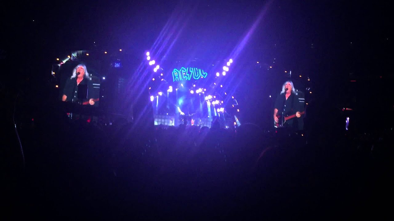 AC/DC - Thunderstruck live MetLife Stadium - August 26, 2015 - YouTube