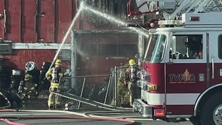 Commercial fire briefly closes Hwy 99W in Newberg