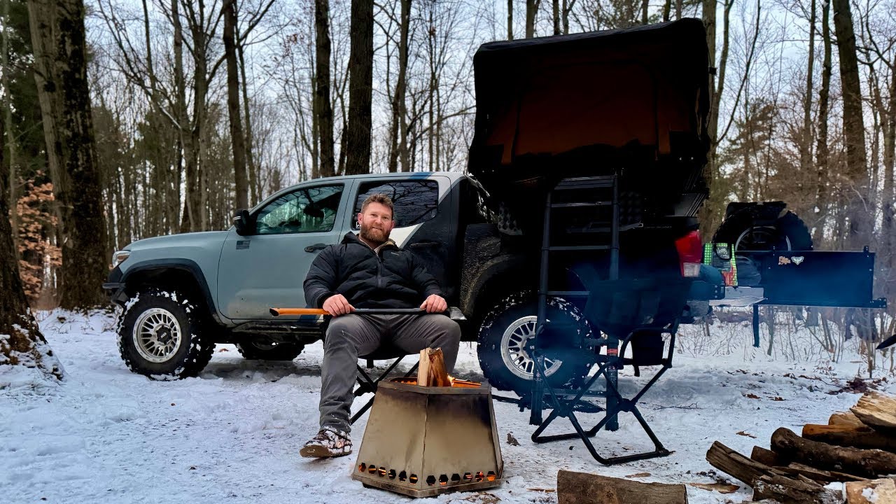 Снежный кемпинг после Дня благодарения. Первый зимний лагерь моей собаки и замерзший пруд.