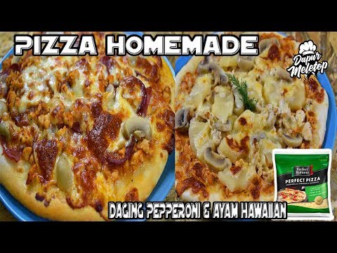 Video: Pizza Dengan Daging Cincang, Cendawan Dan Sosej