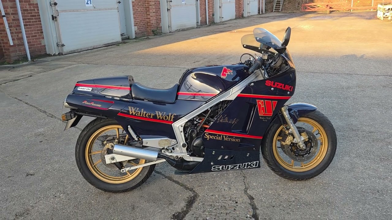 Suzuki RG400 Walter Wolf edition. - YouTube