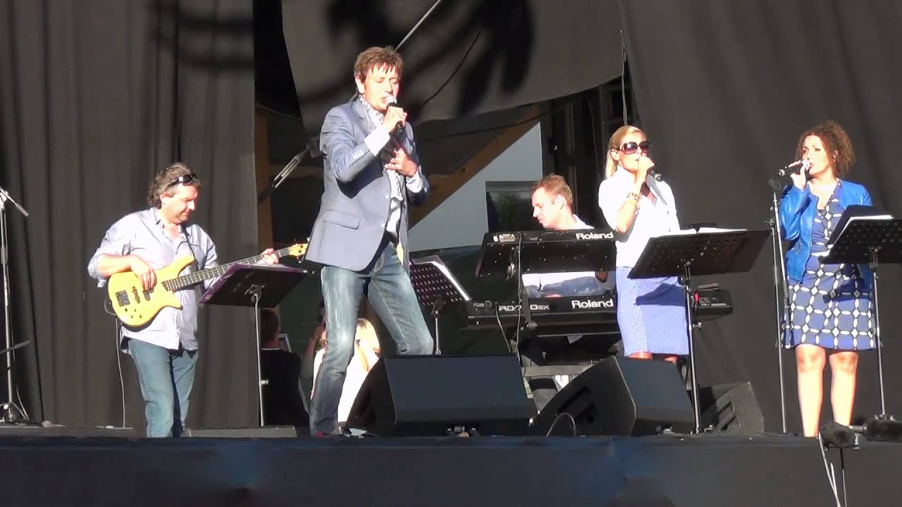 willy , you'll never walk alone