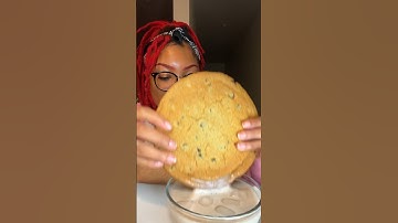 ASMR | Milk and Cookies 🤪