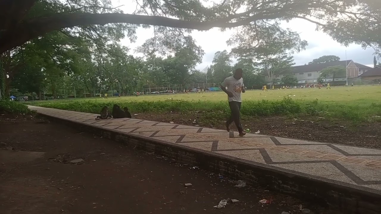 Lapangan Umum Kediri sekarang ini. Lihatlah semakin bagus saja. berkat kesungguhan pak bupati wakil 