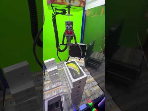 K iPhone Claw Machine WIN 😧 #shorts #clawmachine #arcade #iphone
