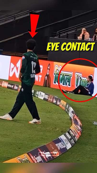 Pakistani Player Sufyaan Muqeem Eye Contact With Ball Girl During Ind vs Pak Match 🤯 #shorts