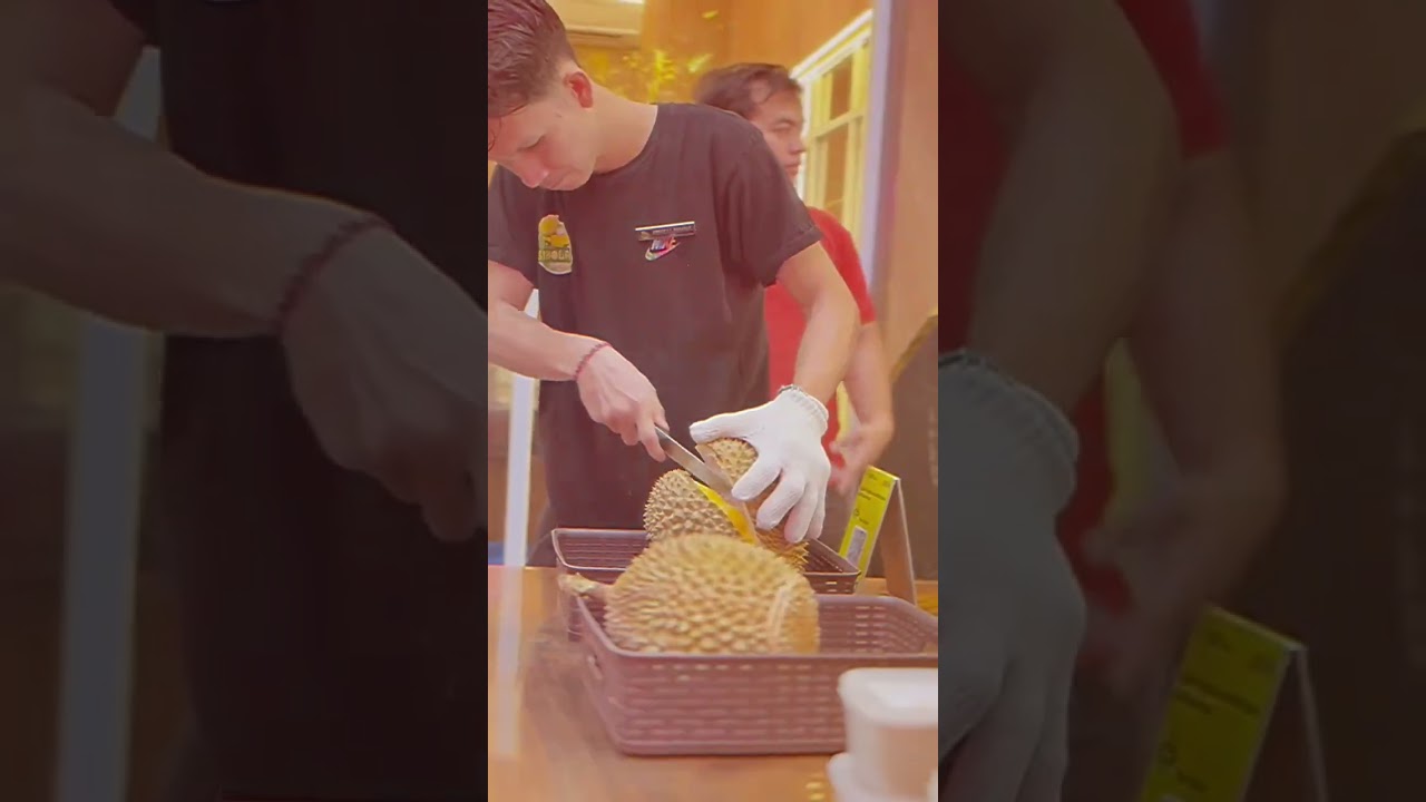 Wisuda & Wisata: Wamenpar dan Direktur Poltekpar NHI Kunjungi Destinasi Bersejarah Medan - Part 2