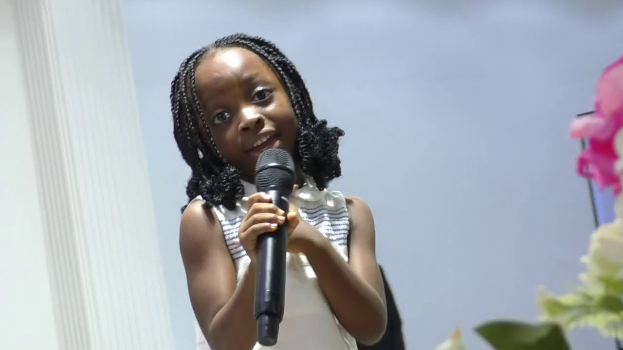 😱 A CINQ ANS ELLE FAIT LEVER TOUTE L'EGLISE POUR JESUS-CHRIST!!!