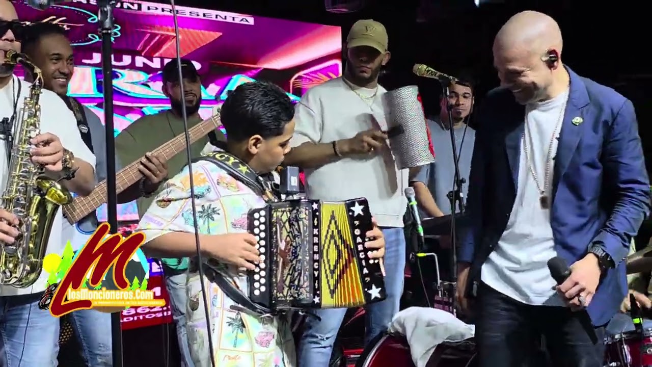 El Prodigio Le da La Oportunidad de Tocar su Acordeón a un Jovencito que lo dejo sorprendido