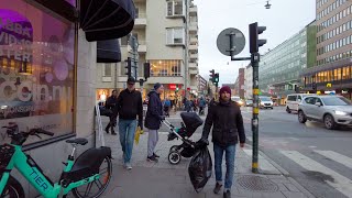 Walking in Stockholm: Fridhemsplan to S:t Eriksplan (4K, 60fps)
Recorded on 26 November 2021 at 2.30 p.m.
Temperature: -2°C/28℉
Sweden, Stockholm street walk. Kungsholmen to Vasastan.
Contact: nordinwalks@gmail.com (I speak Swedish as well)
SUPPORT THE CHANNEL
Buy me a coffee:
https://ko-fi.com/nordinwalks
Watch in 4K for best experience.
MY GEAR:
DJI Osmo Pocket/DJI Pocket 2
Zoom H1n
Roland CS-10EM Binaural Microphones
Saramonic Dual LavMic
Stockholm Sweden (Sverige) 2021 city tour 4K 60fps video walk. City walk through Stockholm video. Walking travel tour around in Stockholm, Sweden. Street asmr binaural 3D sounds of the city ambience. Visit the Capital City of Sweden through this virtual walk 4K video. Ultra HD. Walking in Stockholm: Fridhemsplan to S:t Eriksplan (4K, 60fps)
