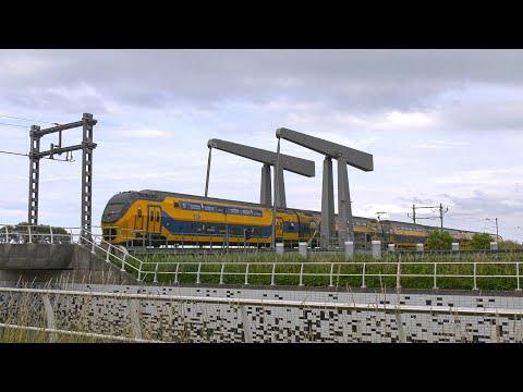 Treinen bij de Koegrasbrug in Den Helder!