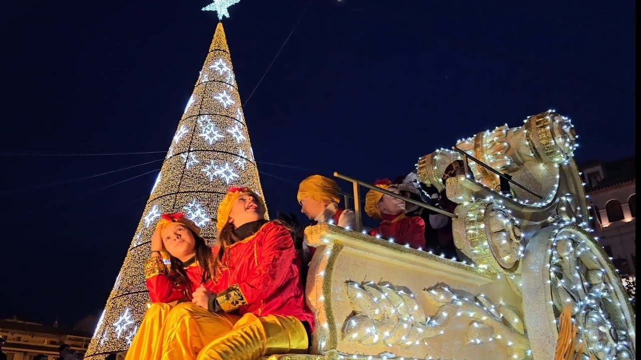 La magia de la Cabalgata de Los Reyes Magos deslumbra las calles de Jaén