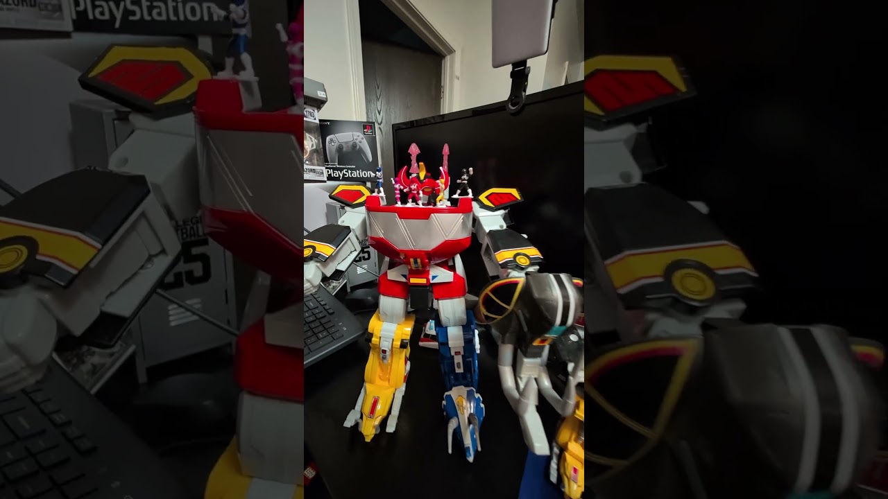 Dino Megazord power!! #mmpr #megazord #powerrangers #playmates #hasbro