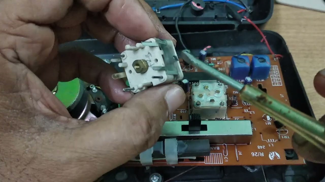 रेडियो में FM स्टेशन की tuning कैसे करें (प्रक्टिकल)-2