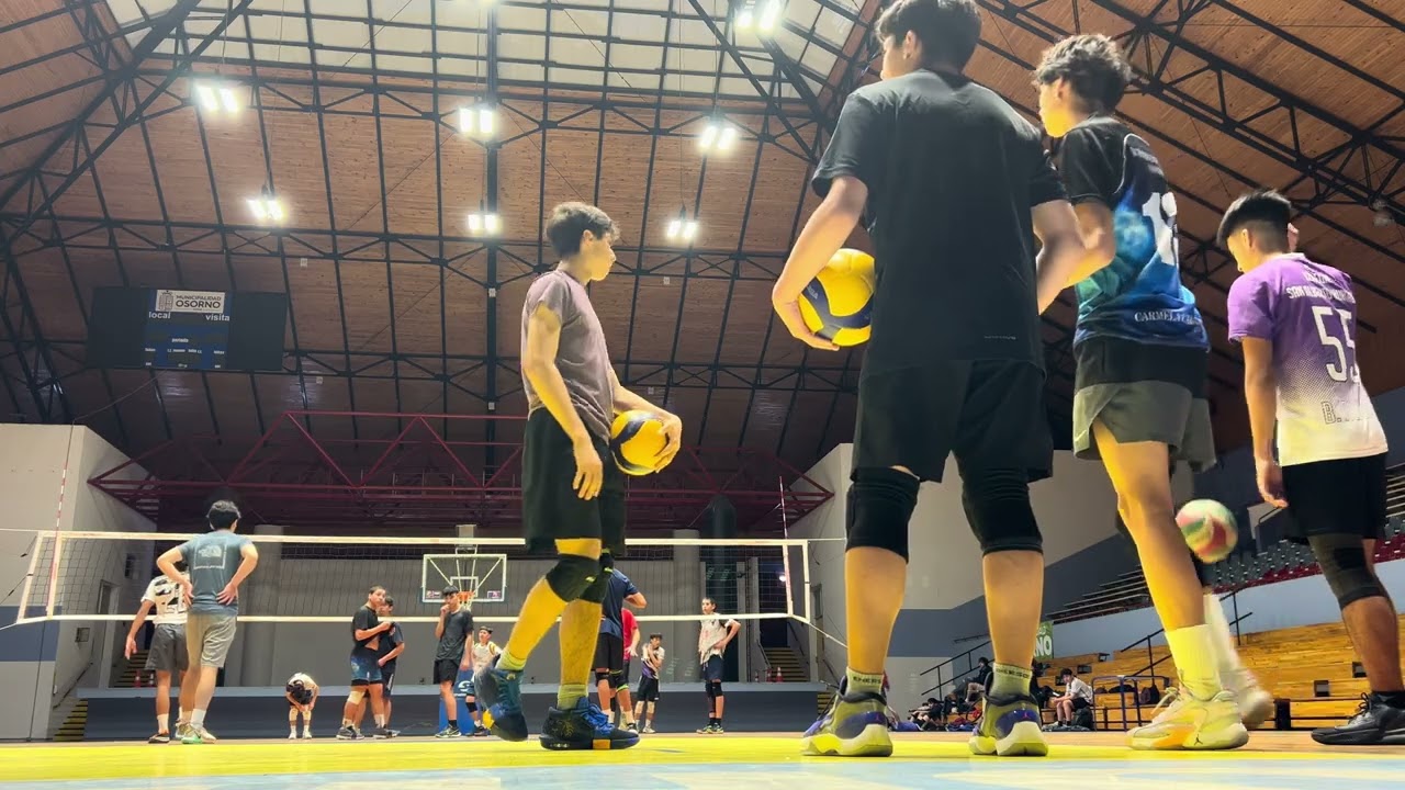 negro culiao vuelve a tocar un balon despues de 5 mil años