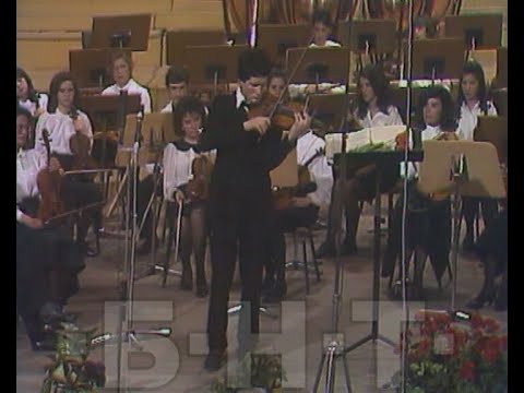 ВИРТУОЗНИЯТ ЦИГУЛАР СВЕТЛИН РУСЕВ ИЗПЪЛНИ КАПРИЗ ОТ ПАГАНИНИ НА РУСЕНСКА СЦЕНА 1992