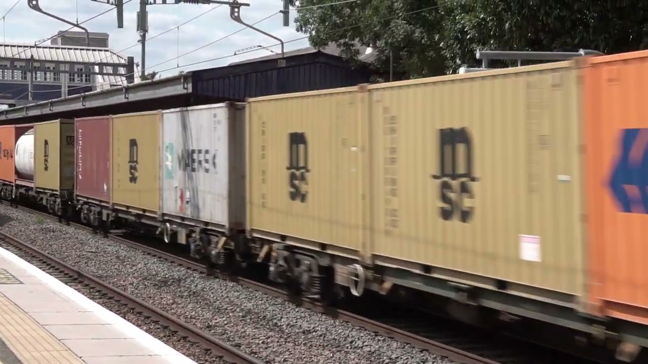 4L33 0959 Wentloog (Freightliners) to London Gateway Freightliner 22/8/2025