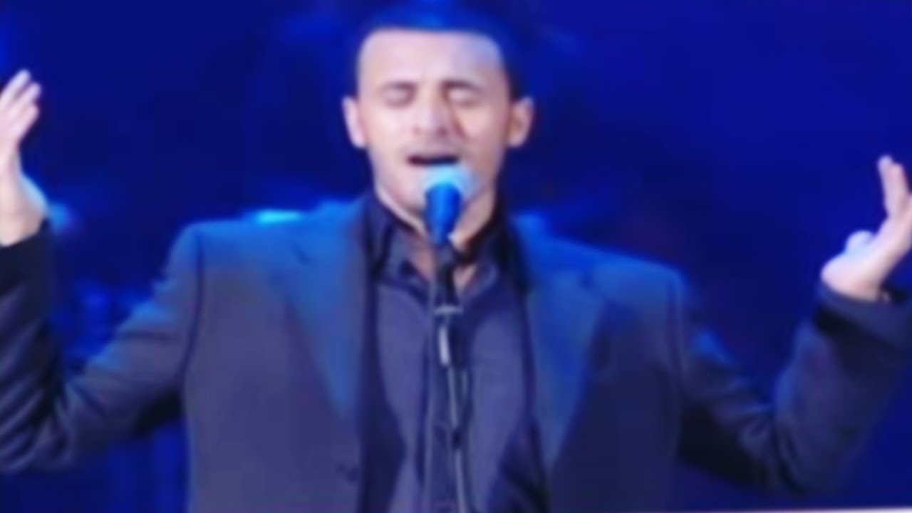 حصري / القيصر كاظم الساهر ، رائعة حافية القدمين ، فخامة الأداء و روعة الألحان ، بيت الدين 2003 ~