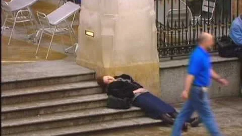 THE BYSTANDER EFFECT - DayDayNews
