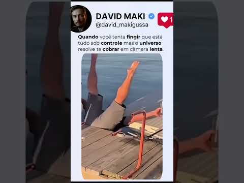Tentou sair do barco e levou um tombo em câmera lenta direto para a água #memes #humor #empreendedor