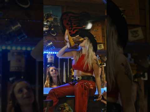 Le clip : Dispo Mardi à 12h 🤠💃 #youtubeshorts #newmusic #maman  #cowgirl #femme #country #clip
