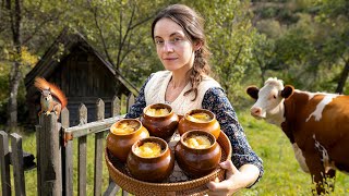 LIFE OF A UKRAINIAN WOMAN IN THE MOUNTAINS! Meat and potatoes baked in pots!