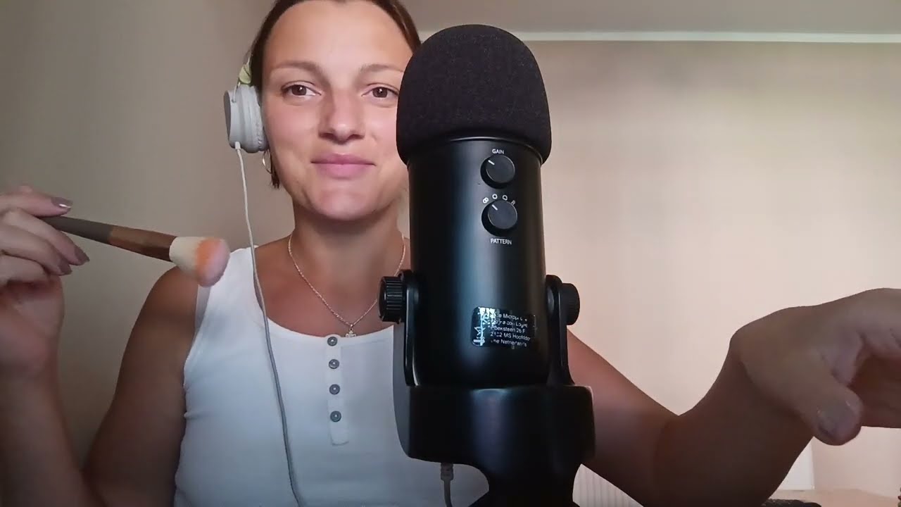 ASMR nerazumljiv sapat (mouth sounds, inaudible whisper)