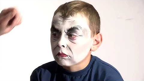 How To Make Yourself Look Like A Vampire Face Painting