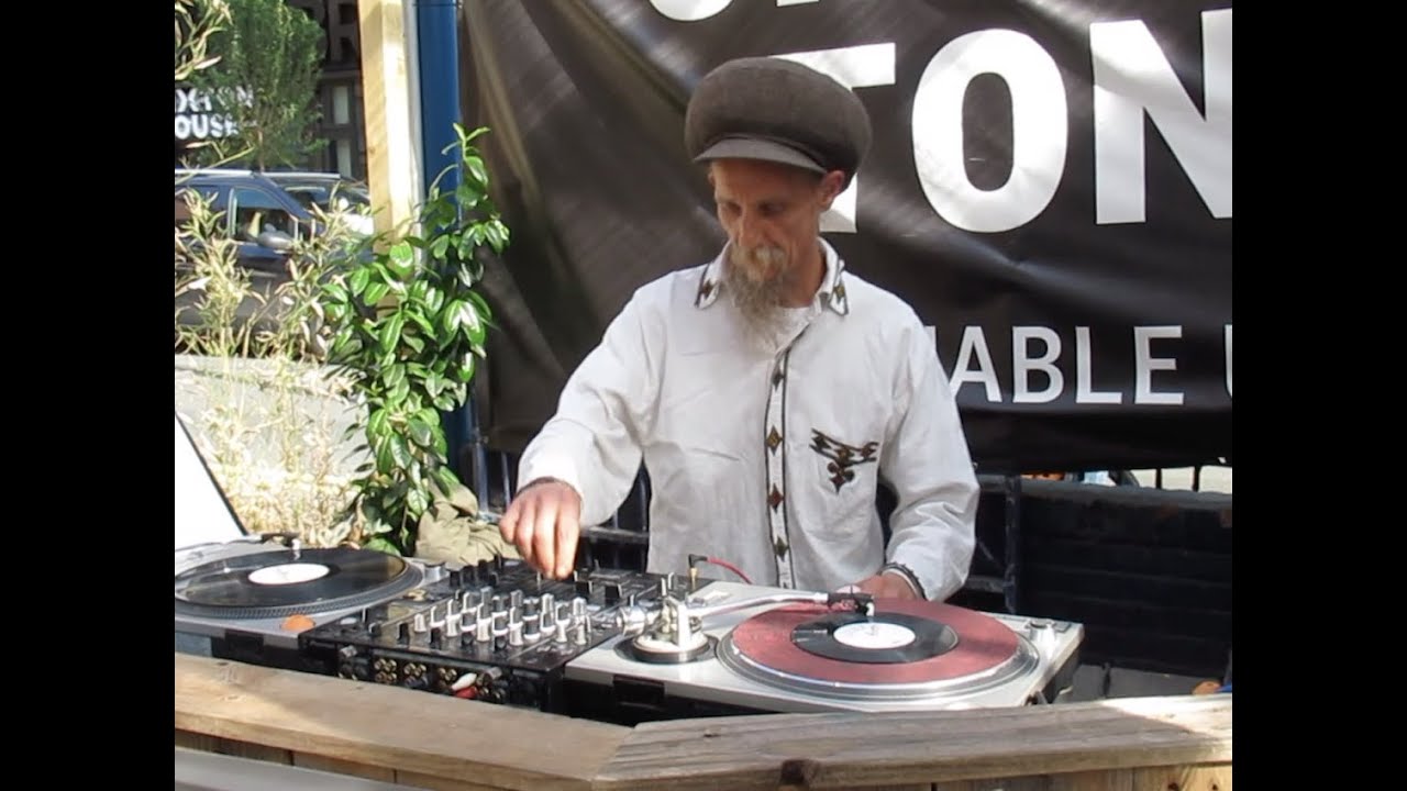 Selector Thursdays (25 Years) - Steve The Dub Promoter @Lion Vibes Record Shop, Brixton.  2/6/2022.