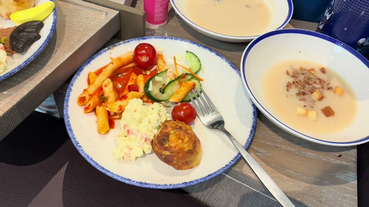 Aspire (No.26) Lounge at Amsterdam Schipol Airport Tour and Review 