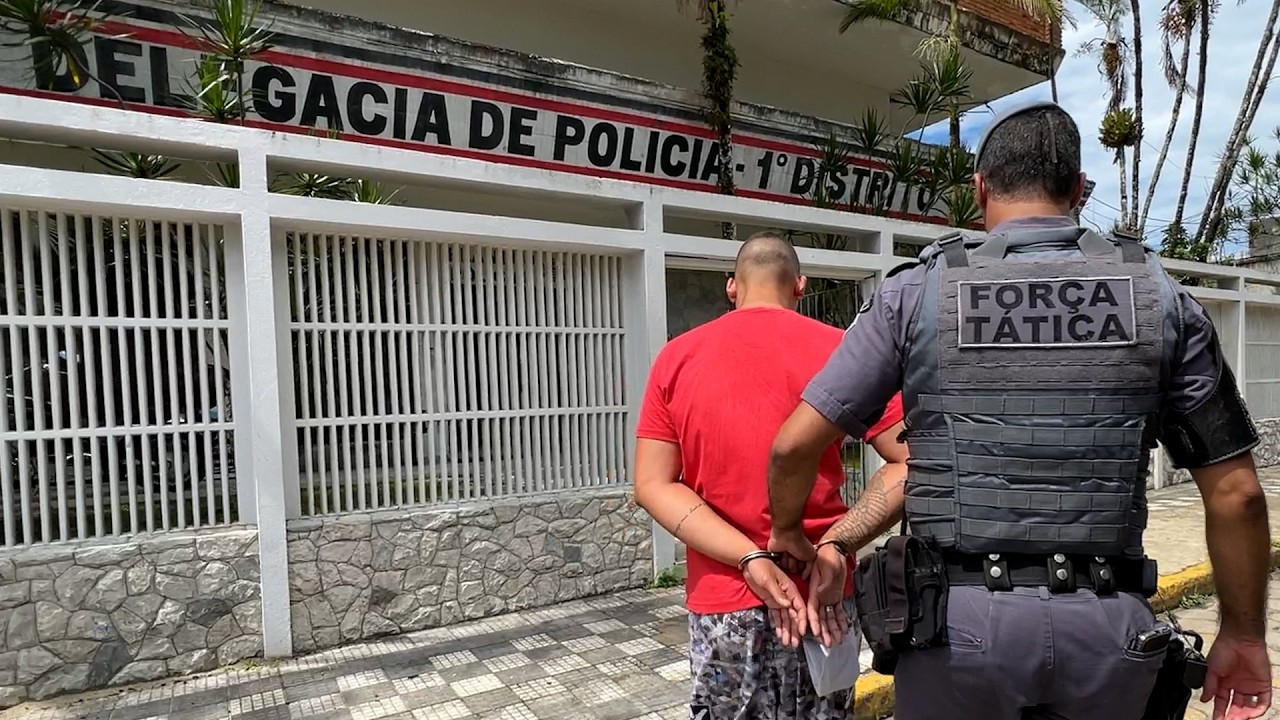 Achou que fumar maconha em praça pública não ia dar em nada! Veja o que aconteceu! Diretor Elias Jr
