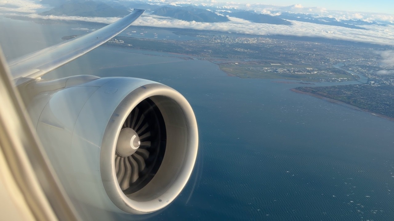 Air Canada Boeing 777-200LR Takeoff from Vancouver International Airport