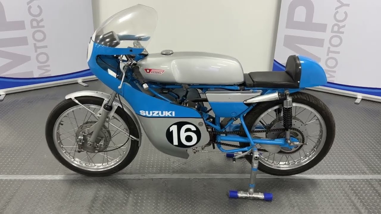 Lot 16 - 1967 Suzuki RT67 GP125 Evocation