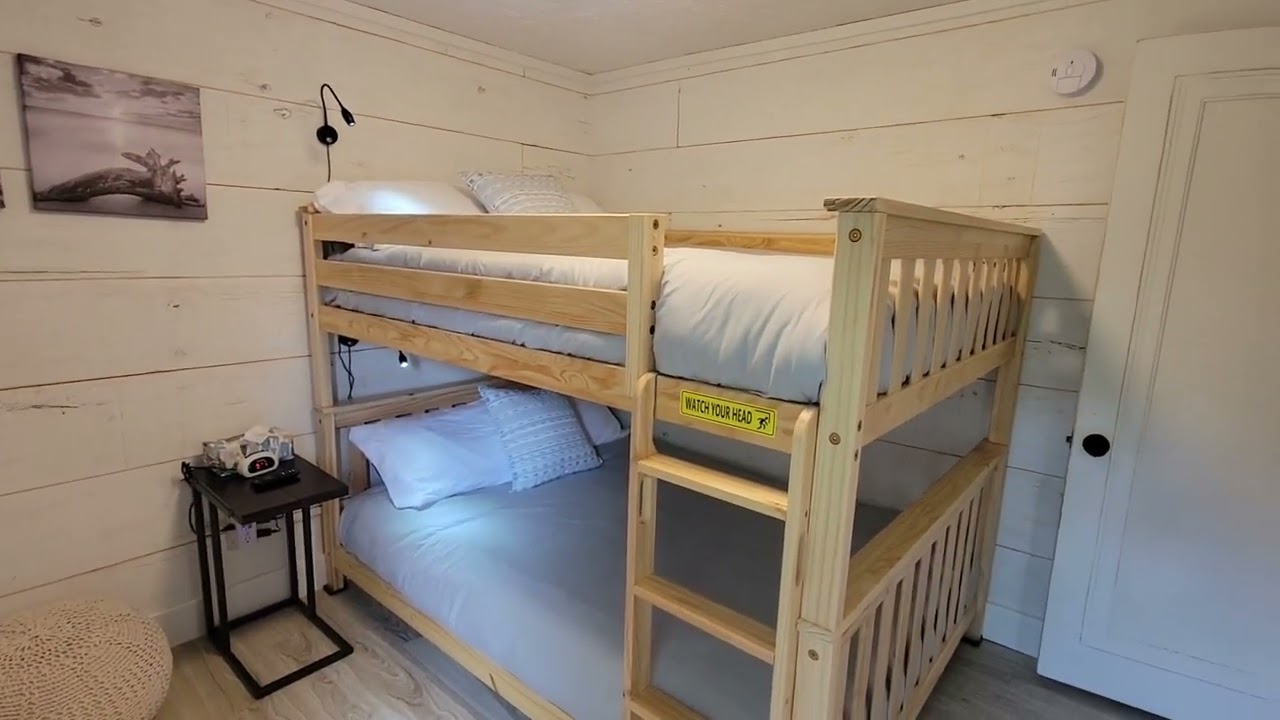 Houghton Lake View Firepit Recliner Dog Friendly short term rental