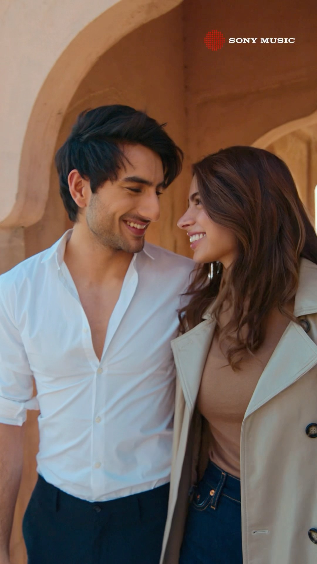 Hum phassne wale hai, inke ishq mein! #Ishqmein out now! ❤️ #khushikapoor #ibrahimalikhan