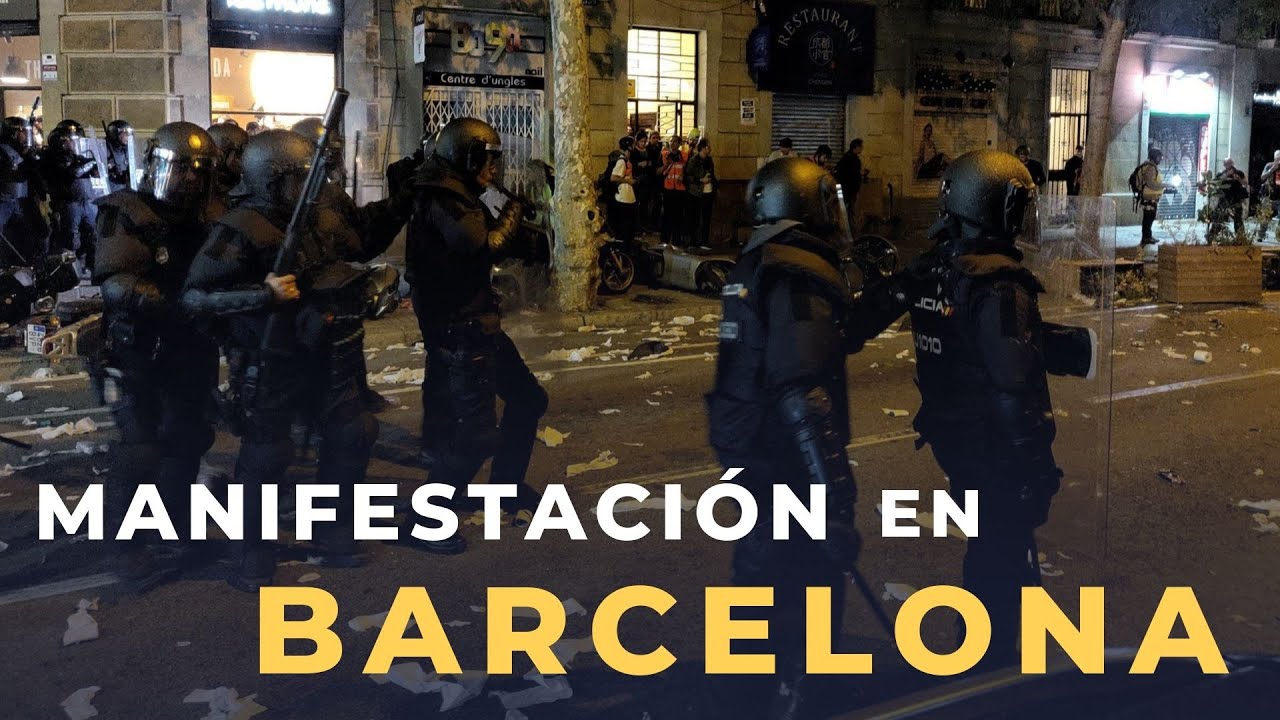 Cargas policiales en BARCELONA YouTube
