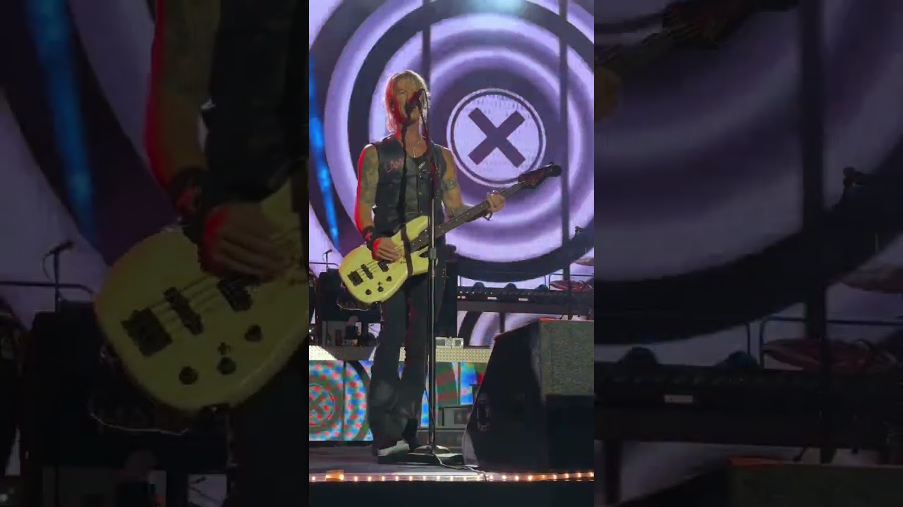 Duff McKagan & Richard Fortus Tearing Up TV Eye
