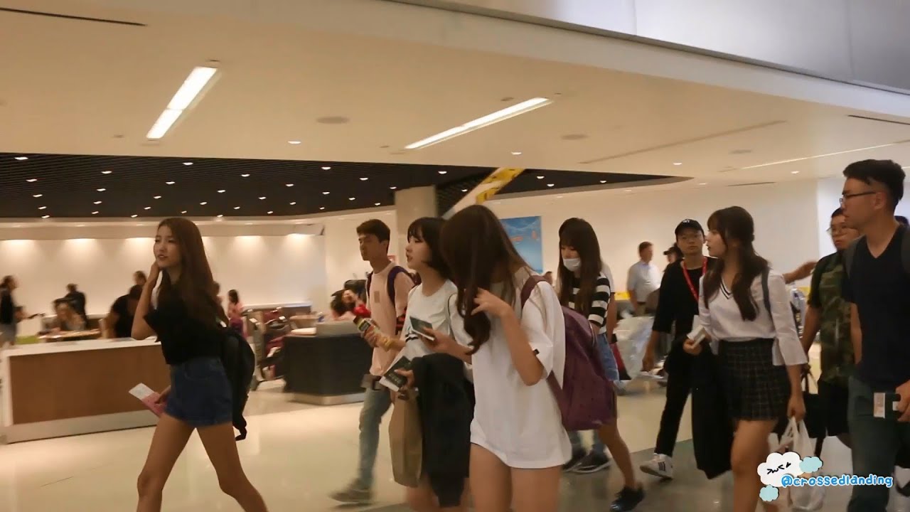 [FANCAM/직캠] 160802 GFRIEND 여자친구 - Departure from L.A. (LAX) to Seoul (ICN)