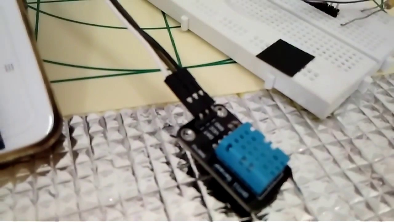 NODEMCU ESP8266-BLYNK APP REMOTE TEMPERATURE AND HUMIDITY MONITORING