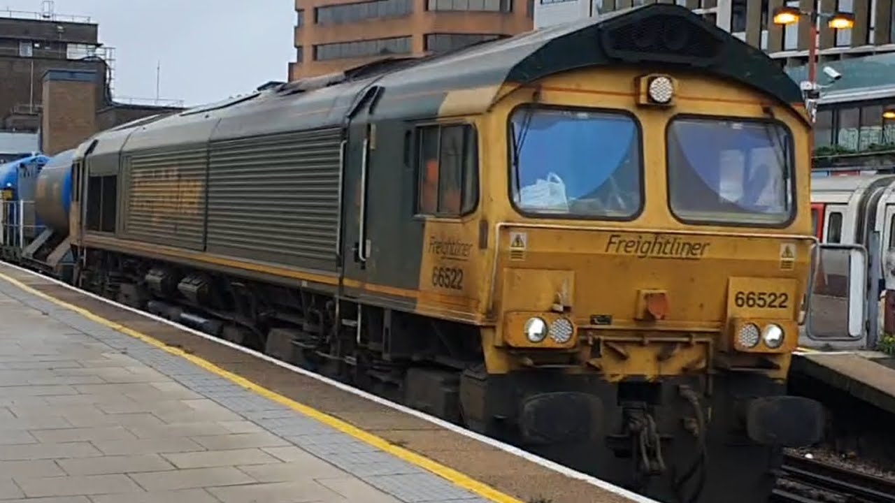 Chiltern RHTT at Harrow - YouTube