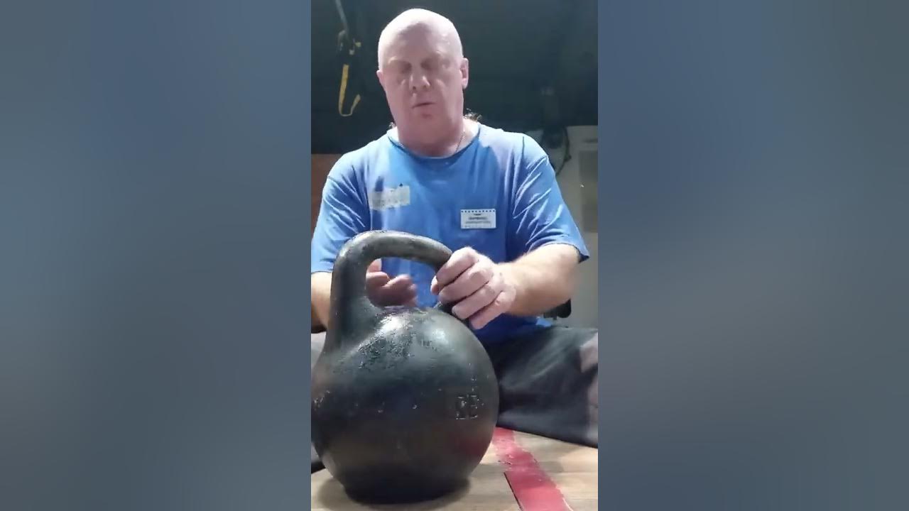 подьем гири на бицепс с пола. - YouTube