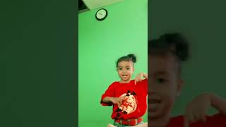Nona Baju Merah1