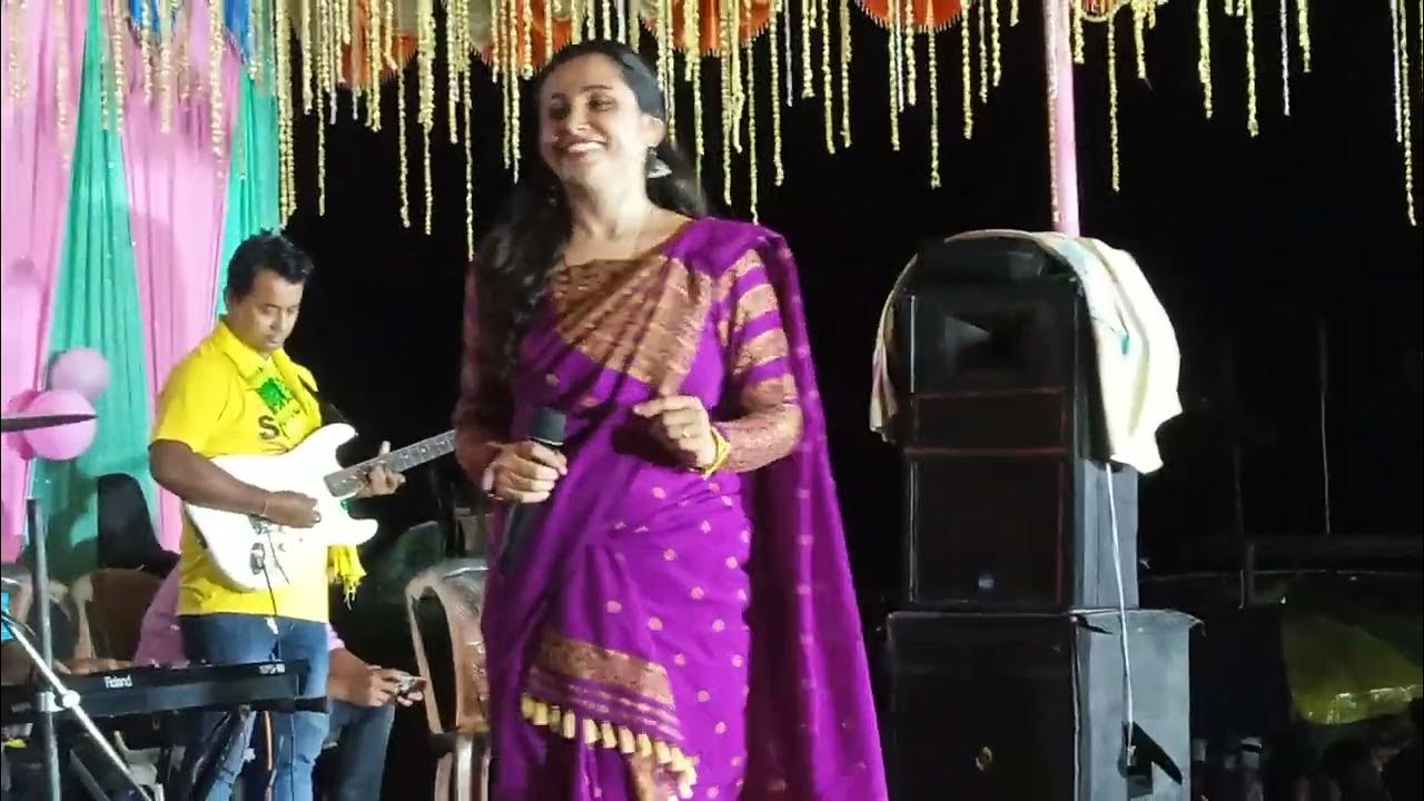 Dafli wale hindi song live by Gargi debi - YouTube