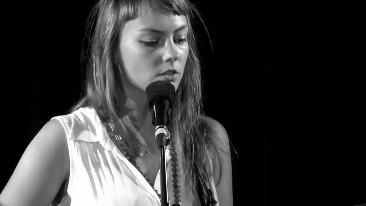 Angel Olsen - The Sky Opened Up || live @ Paradox / Incubate || 10-09 ...