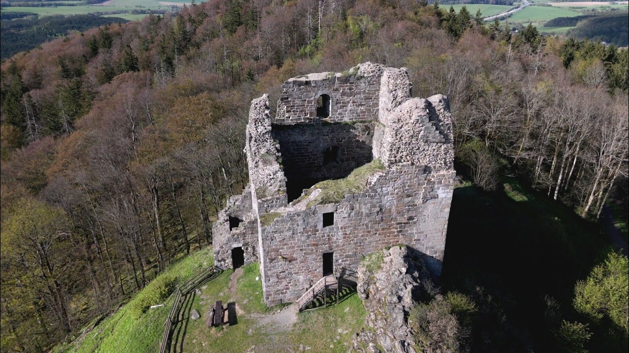 Zřícenina hradu Přimda, nejstaršího hradu v Čechách