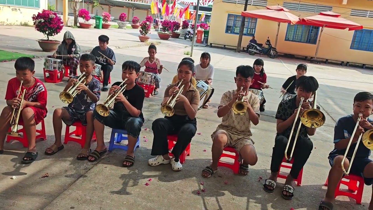 Đoàn Vệ Quốc Quân trống kèn Trường TH - THCS Ngọc Hòa - Chuẩn bị lễ đưa quân 2026